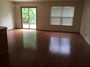 1465 S Lone Pine Ave, Springfield, MO 65804