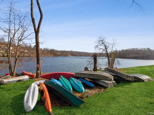 24 Leisure Way, Mohegan Lake, NY 10547