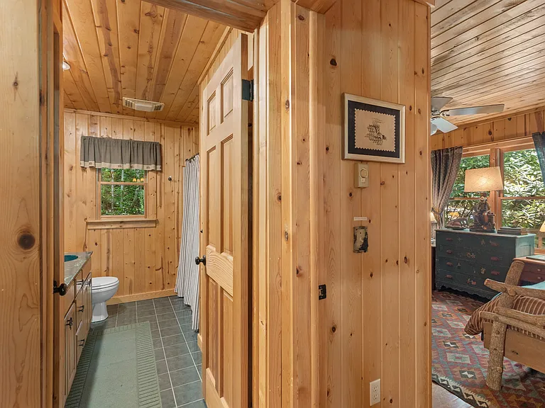 361 Wyanoak Rd — Photo 27