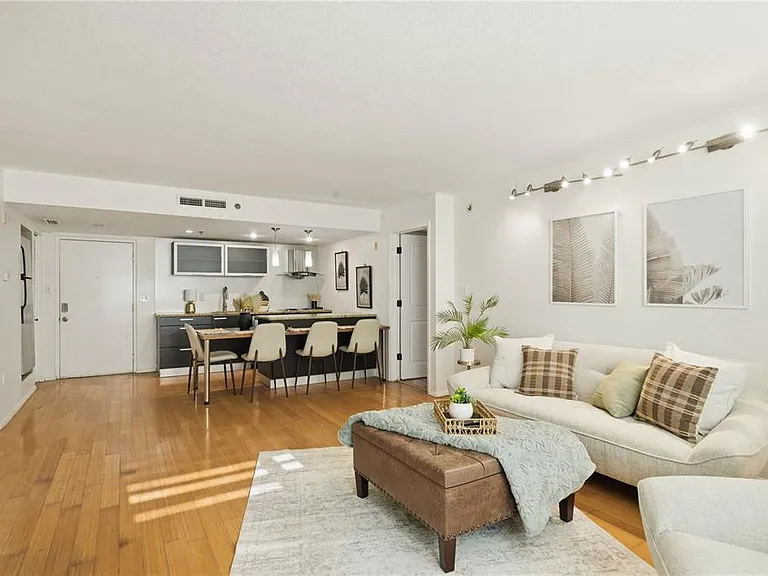 701 S Madison Ave #420 — Photo 6