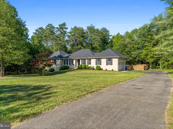 6800 Medford Ct, La Plata, MD 20646