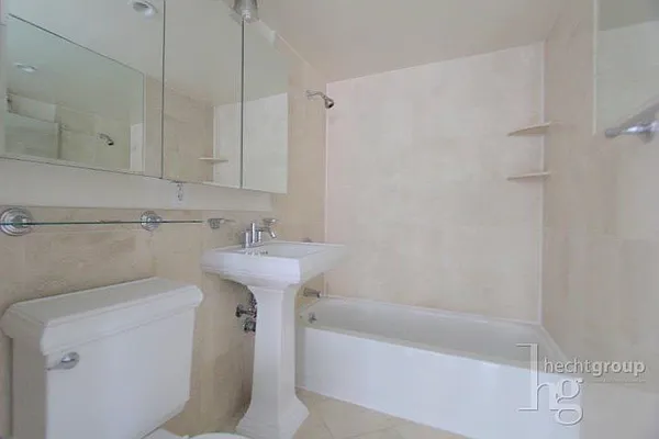 Rented by Hecht Group | media 40