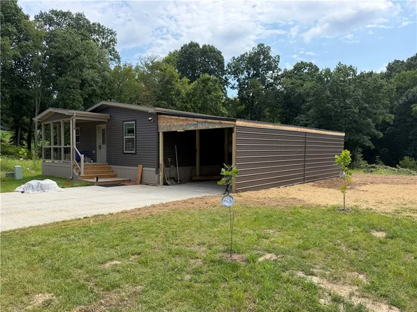238 Sunny Hill Dr, Valencia, PA 16059