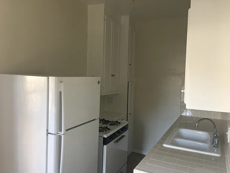 465 S Detroit St #25-405 — Photo 9