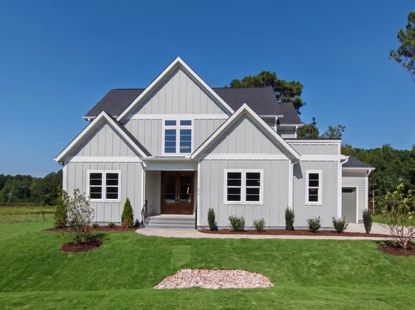215 Broadleaf Ln, Youngsville, NC 27596
