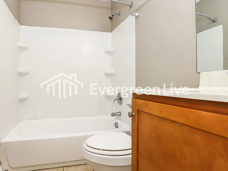 1113 Cedrow Dr — Photo 8