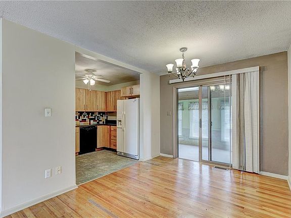 5th image of 401 Vickie Dr