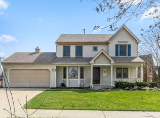 965 Westgate Dr, Aurora, IL 60506