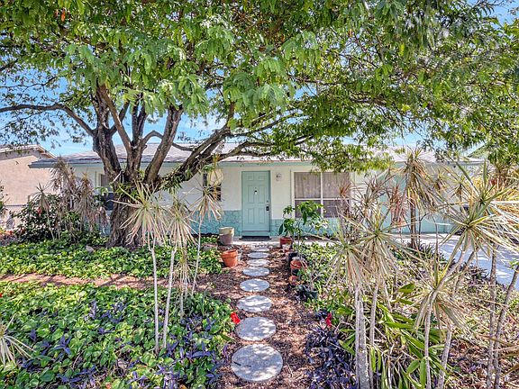 2nd image of 4871 Poseidon Place