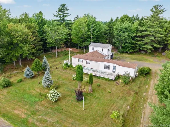 15 18th Rd, Sheffield, NB E4B 1A4