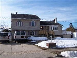 1st image of 2 Cheryl Ln N