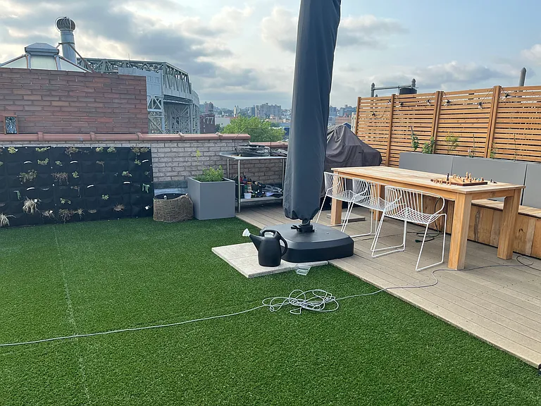 202 W 9th St #4A — Photo 8