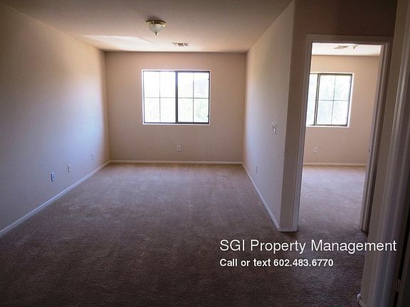 5th image of 1070 W Vineyard Plains Dr