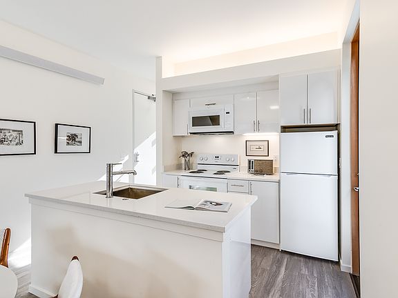 2 Bedroom Kitchen with Island