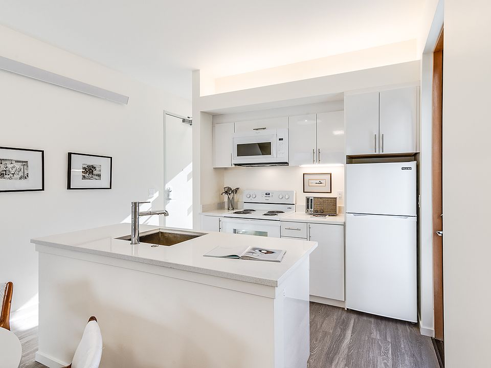 2 Bedroom Kitchen with Island
