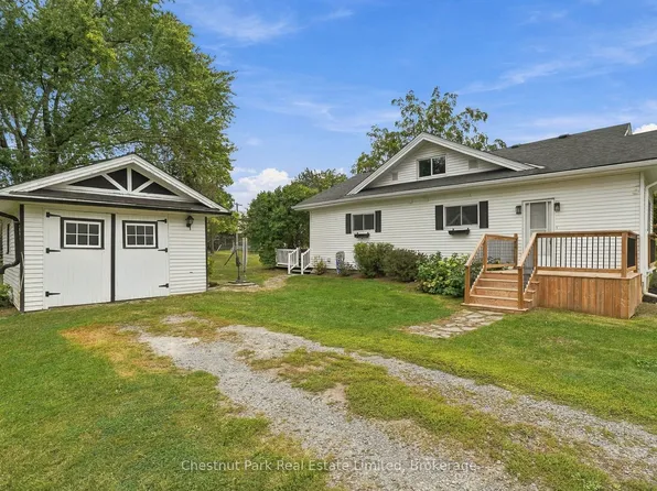 10 Northport St, Prince Edward County, ON K0K 2T0