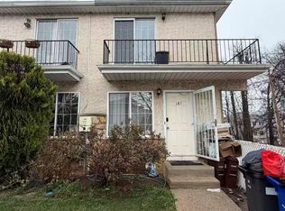 181 Skyline Dr, Staten Island, NY