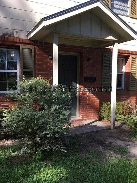 2 bed, 1.0 bath, 572 sqft, $1,200 — Photo 2