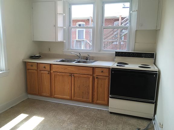 3rd image of 61 E Franklin St APT 1