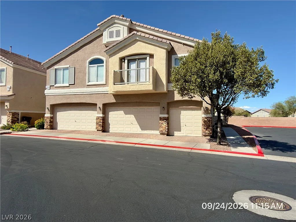 2 bed, 2.0 bath, 1182 sqft, $1,700 — Photo 3