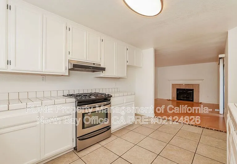 8 Voss Park Cir — Photo 14
