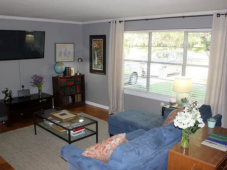 1345 Highland Park Dr — Photo 3