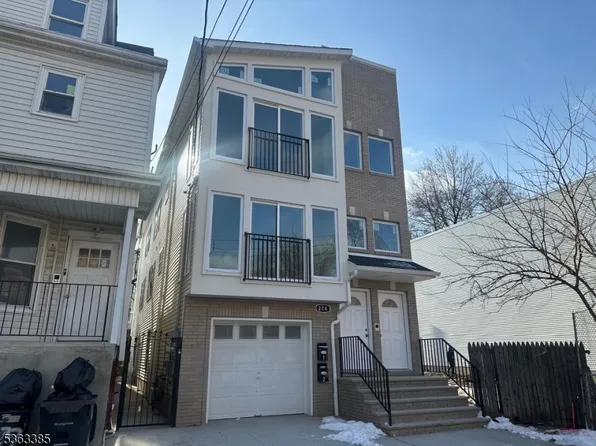 274 W Runyon Street, Newark City, NJ 07108