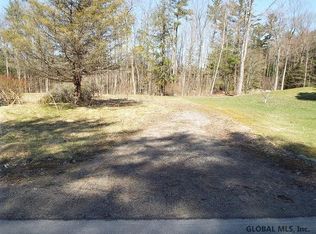 130 Red Schoolhouse Rd, Johnstown, NY 12095