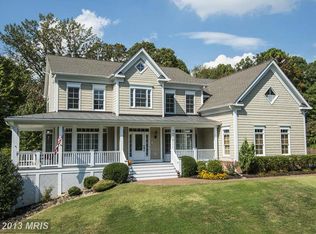4636 Village Dr, Fairfax, VA 22030