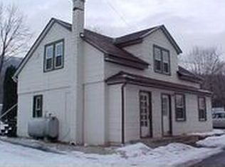 15 Pine St, Milroy, PA 17063