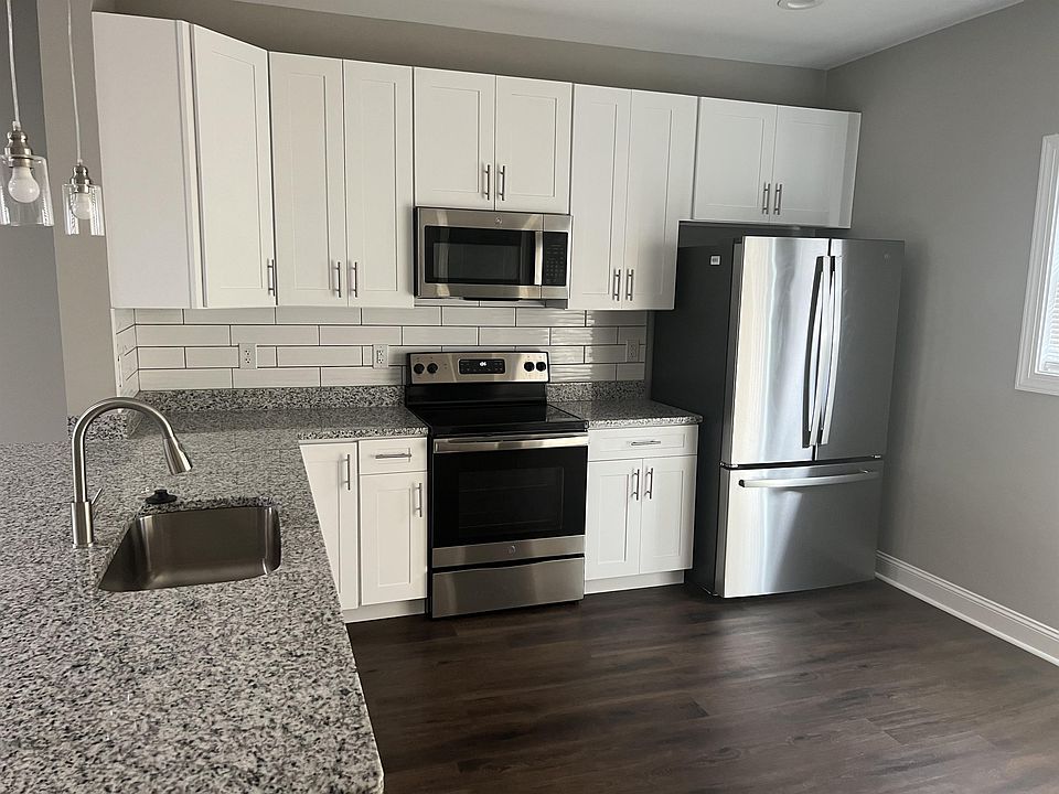 2nd image of 68 Emanuel Ct #1