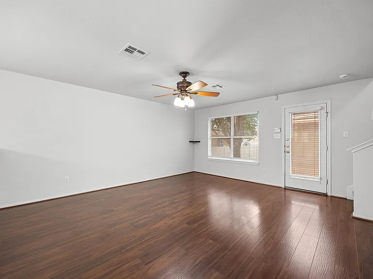 105 Fire Island Dr — Photo 11