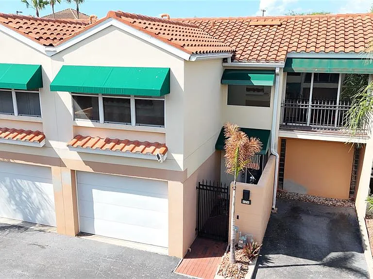 828 Padua Ln — Photo 23