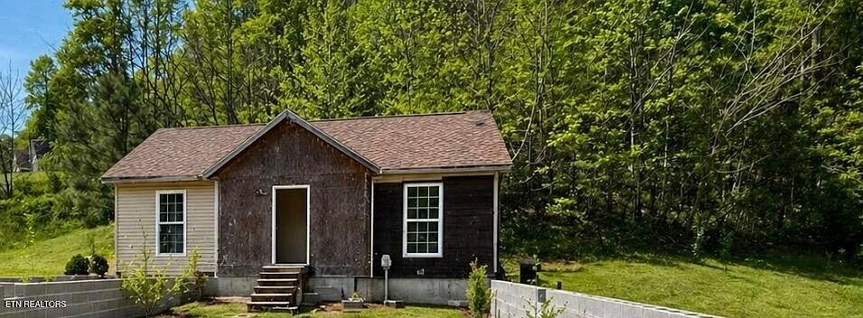 1st image of 630 Country Estates Rd