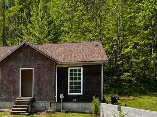 630 Country Estates Rd, Baxter, KY 40806