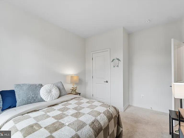 4256 Frost St — Photo 5