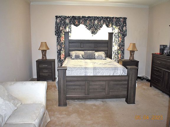 2nd image of 5067 Abbey Ln