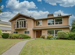 9203 SE 40th St, Mercer Island, WA 98040
