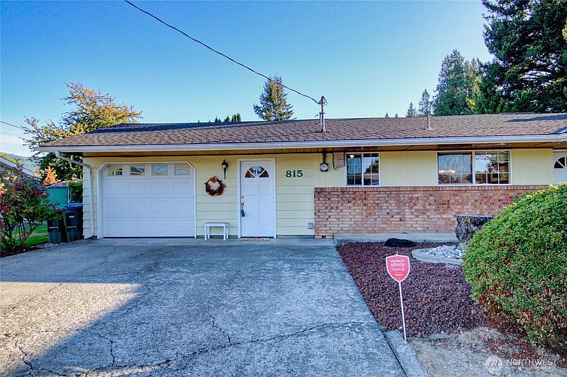 2nd image of 815 Evans Drive
