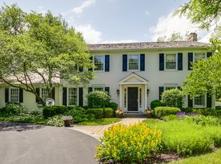 1030 Old Barn Ln, Lake Forest, IL 60045