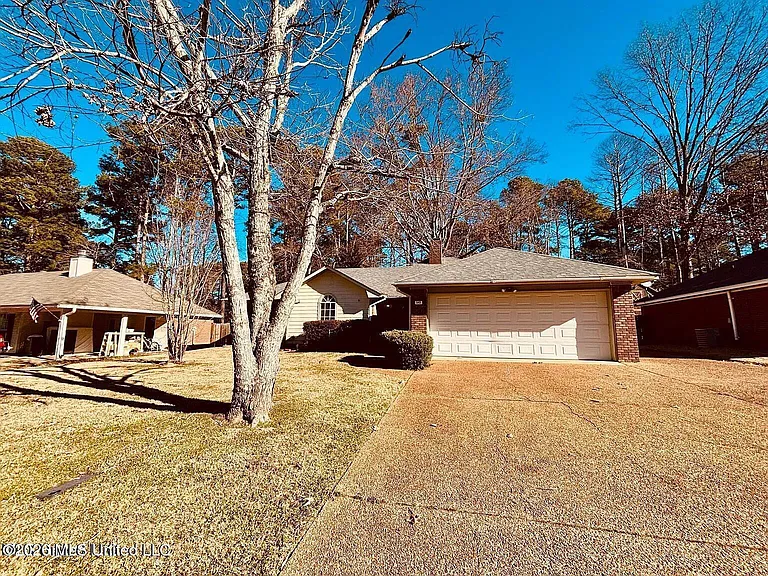 543 Traceview Rd — Photo 3