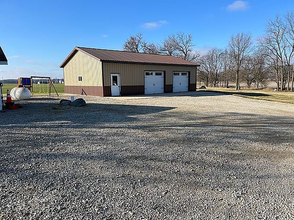 3rd image of 10061 S County Road 750 W