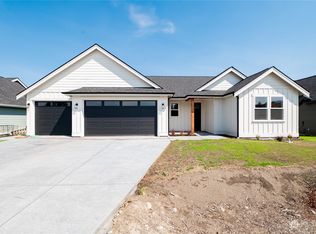 209 Brentwood Dr, Nooksack, WA 98276