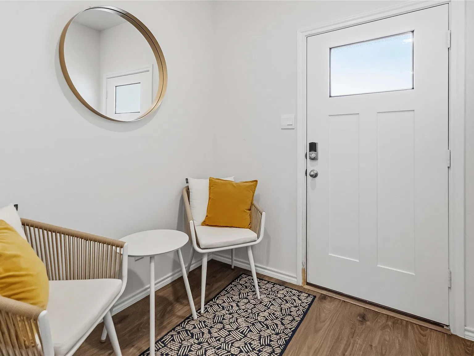 3 bed, 2.5 bath, 1413 sqft, $1,900 — Photo 4