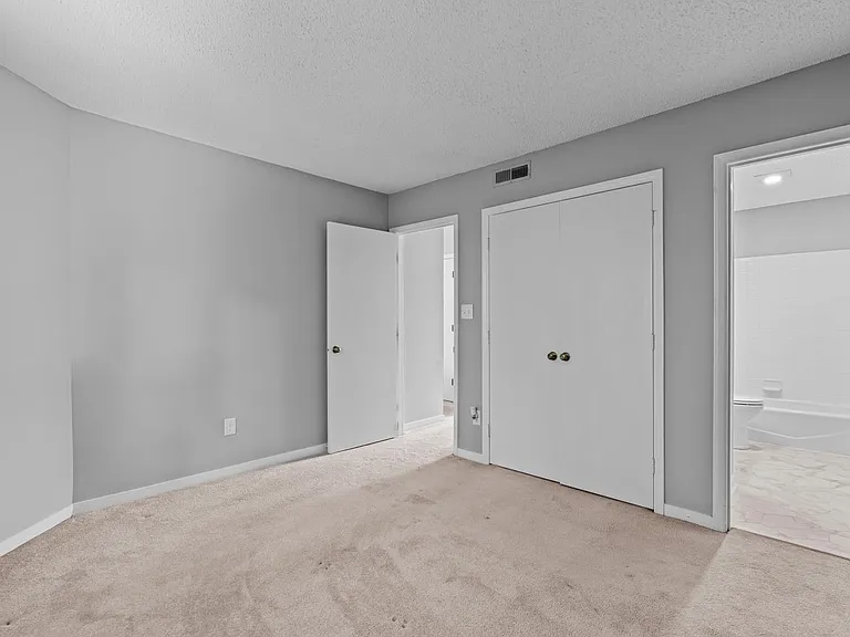 302 N Lindell Rd #C — Photo 14