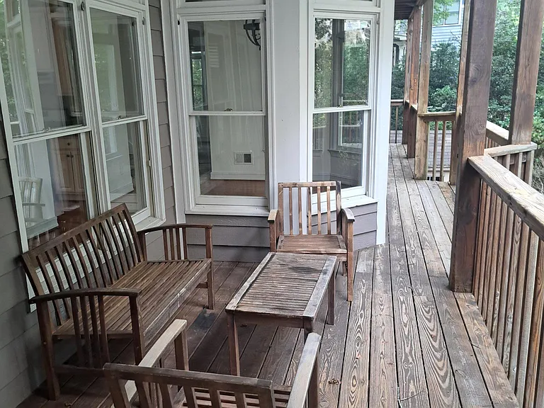 1828 New York Ave NE — Photo 2