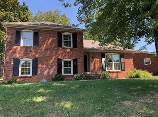 4813 Nottinghamshire Dr, Jeffersontown, KY 40299