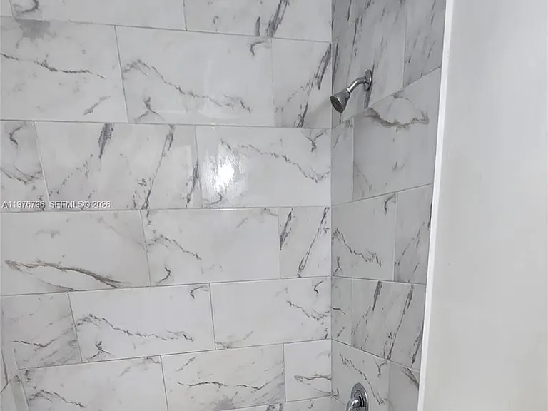 902 NE 209th St #203-40 — Photo 7