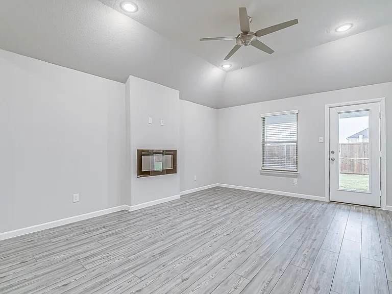 2419 Rocky Mountain Dr — Photo 17