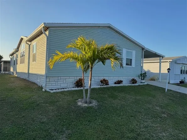 7660 Kyak Ct #Q19, Micco, FL 32976